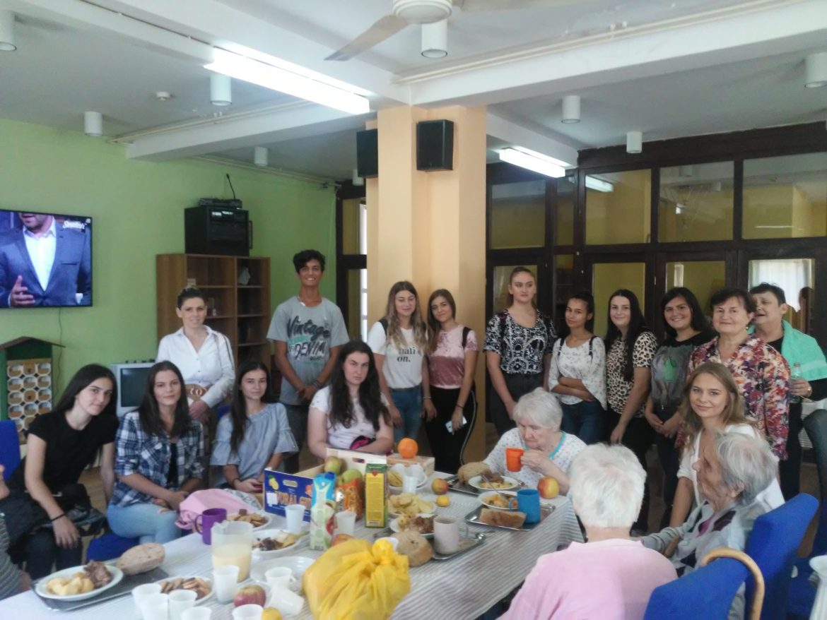 Posjeta staračkom domu