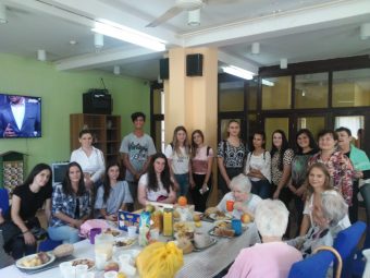 Posjeta staračkom domu